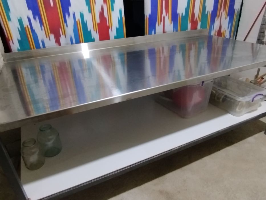 Темир стол сотилади