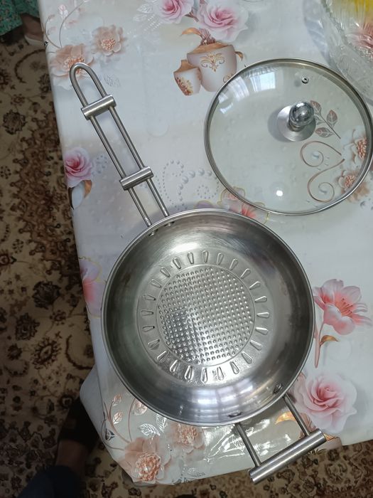 Продаю сковороду нержавейка  родной крышкой  отличном новом состоянии