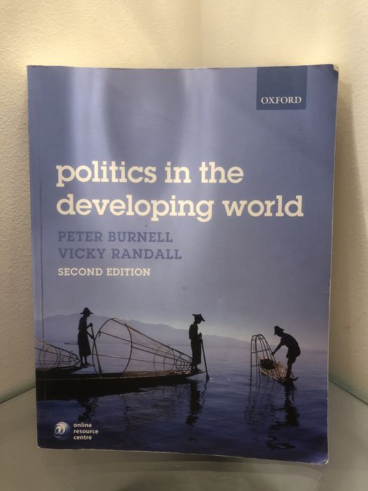 Учебници на английски международни отношения