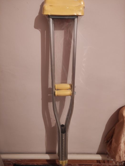 Срочно продам новые костыли