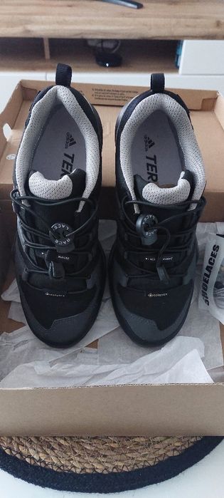 Нови, оригинални маратонки на Adidas TERREX