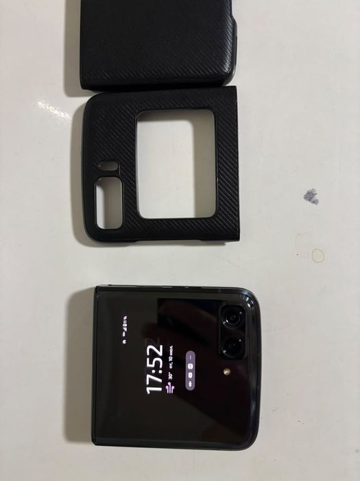 Обмен- motorola razr 2022