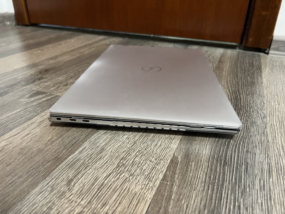 Dell XPS 15 9520 / i7-12700H / 16GB RAM/ 1 TB SSD
