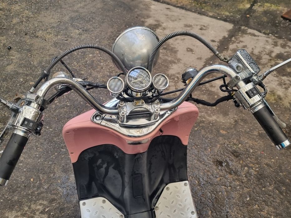 Vând Scoter  kilerbee Custom 49 cmc