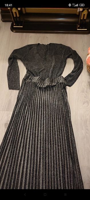 Fustita plisată banda lata in talie, 3/4, negru cu fir argintiu, L