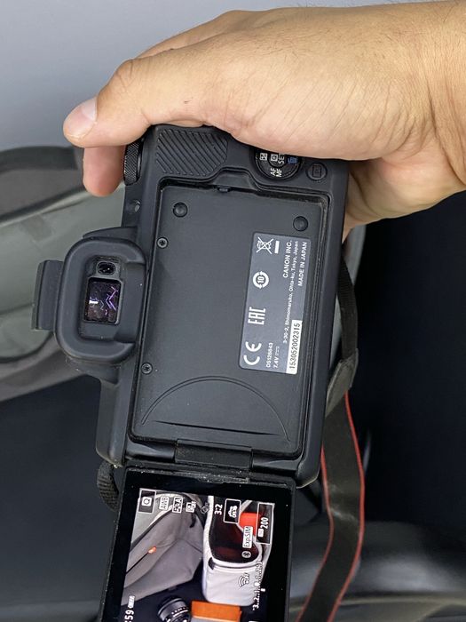 Canon EOS M50 Mark II cu obiective si accesorii