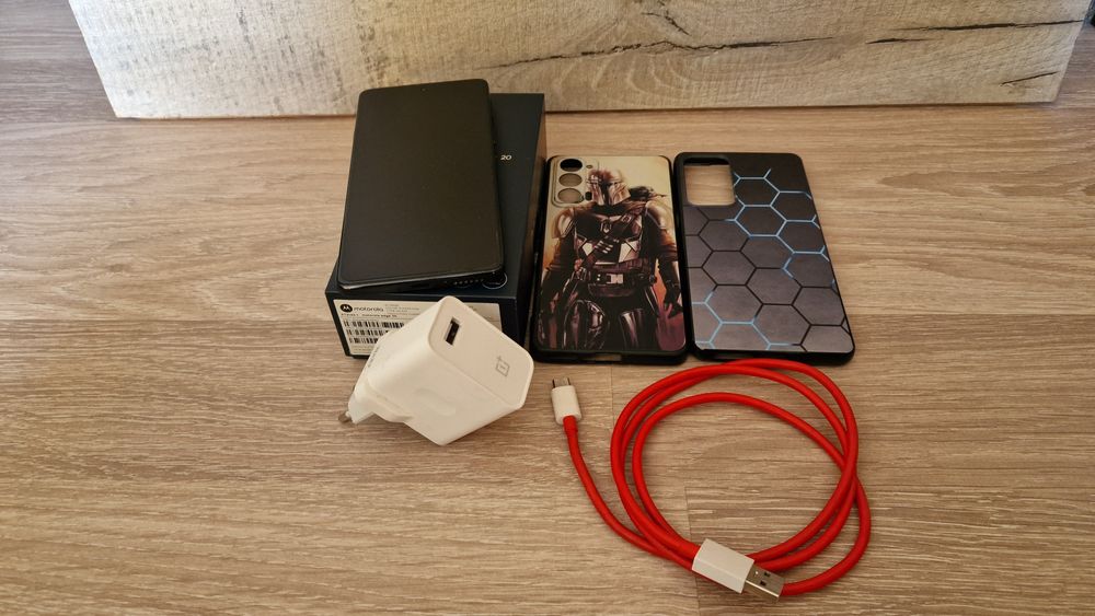 Telefon Motorola Edge 20, 5G, 128 gb stocare,  8+2gb ram