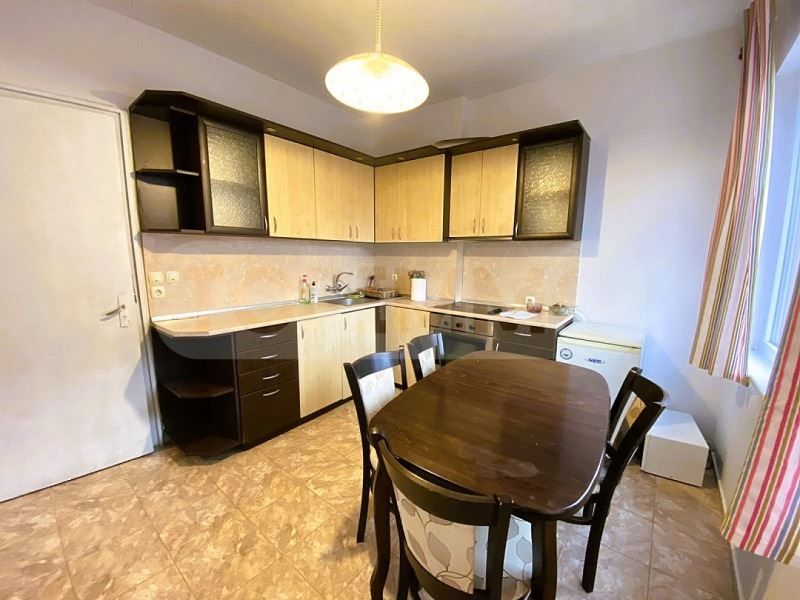 Дава се под наем Тристаен апартамент в Варна, Гръцка махала - 90 кв.м за 400 € - Снимка #1