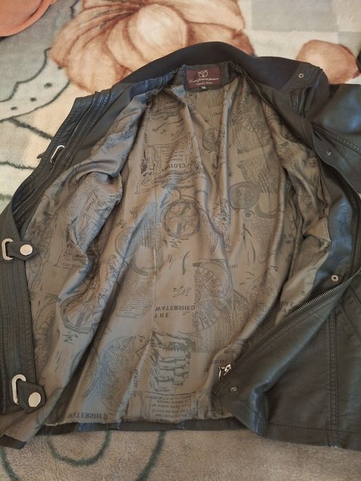 Продам женскую куртку.