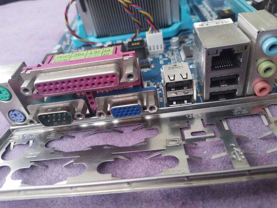 Дънна платка Gigabyte GA-H68MT-D3 с AMD Athlon II X4 640 + 4GB DDR3