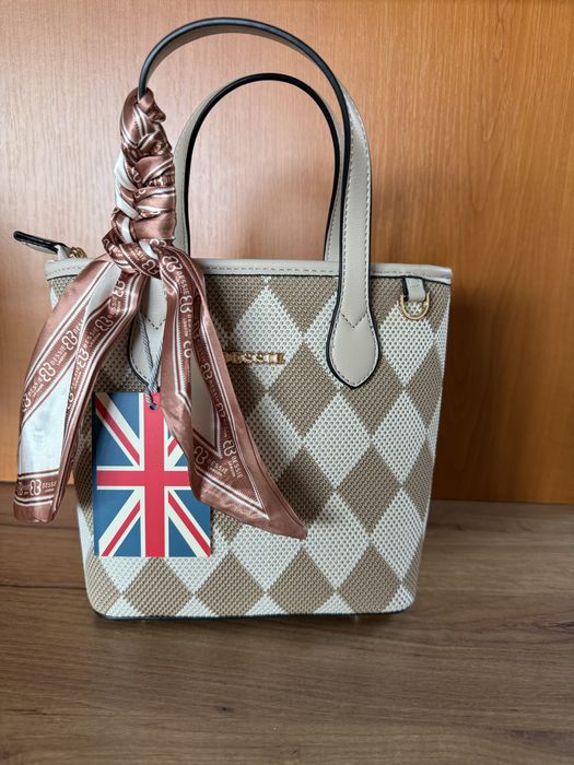 Чисто нова чанта на Bessie london