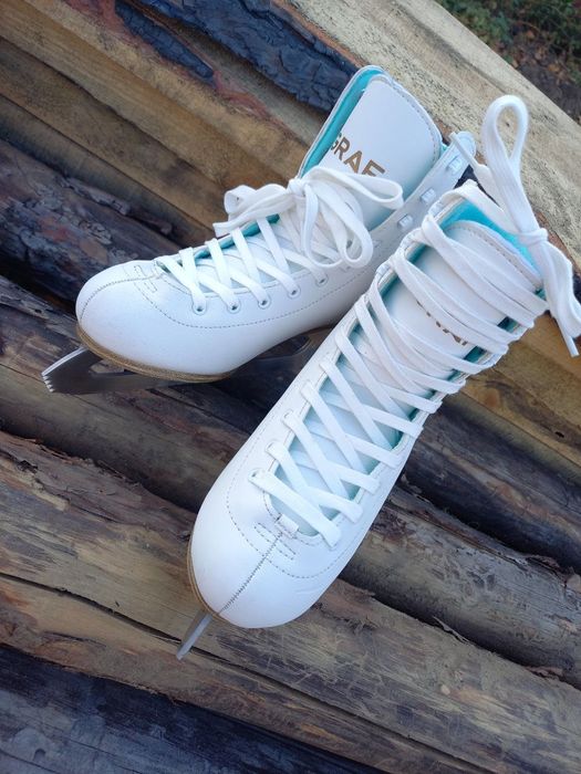 Продам коньки 39-40 р