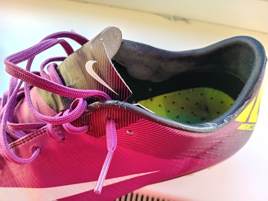 Ghete fotball Niker mercurial vapor și superfly 3