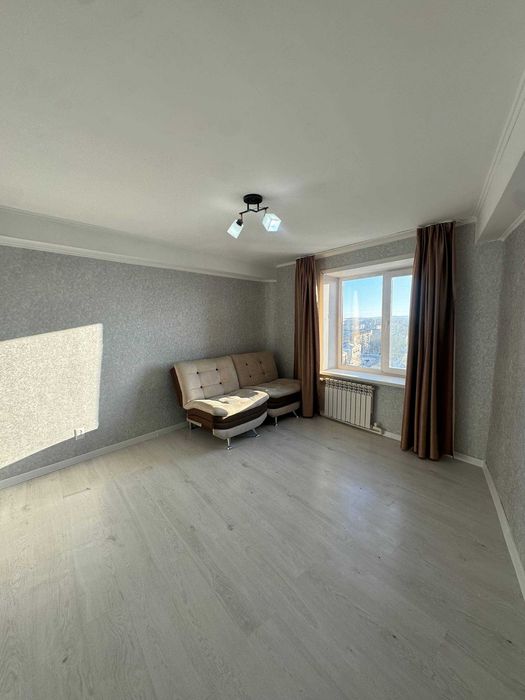 Продам квартиру Абая 135