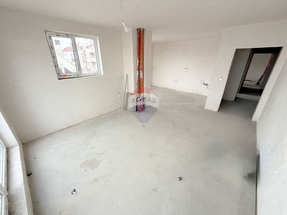 Продава се Тристаен апартамент в Варна, Бриз - 111 кв.м за 1287 €/кв.м - Снимка #1