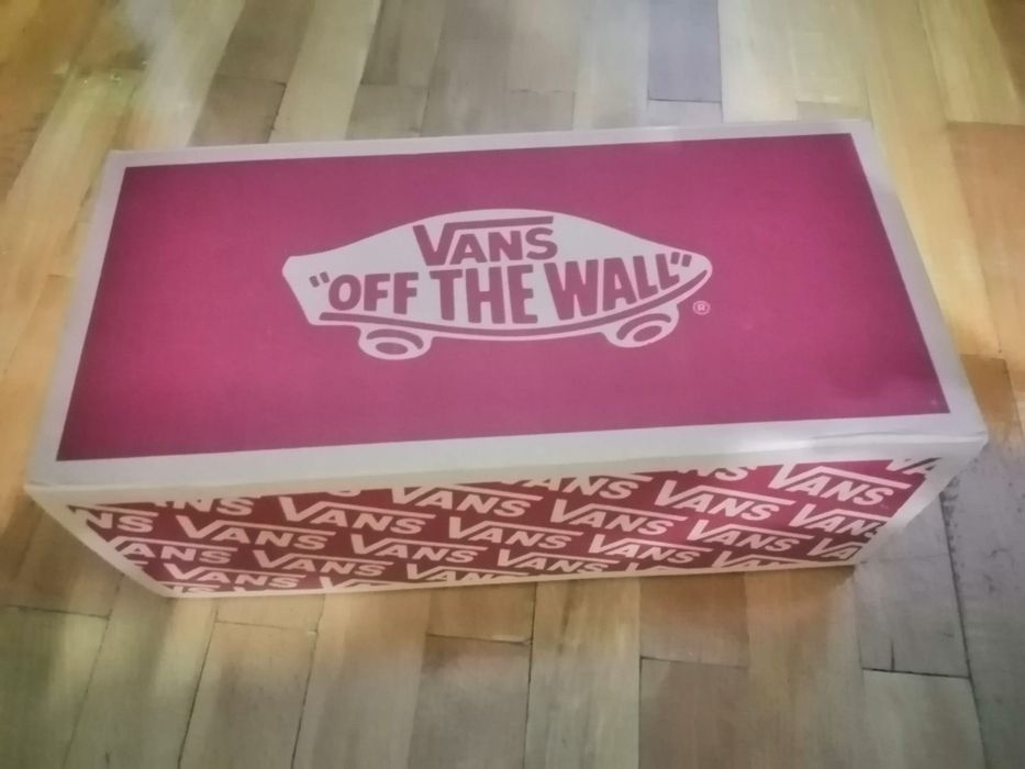 Tenis vans pentru copii marimea 32,5 ...20.0 Cm .
Produs original!