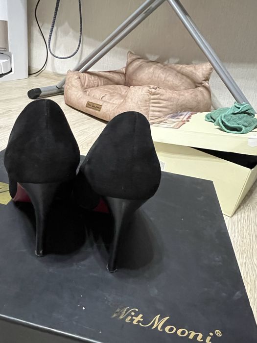 Продам туфли замш