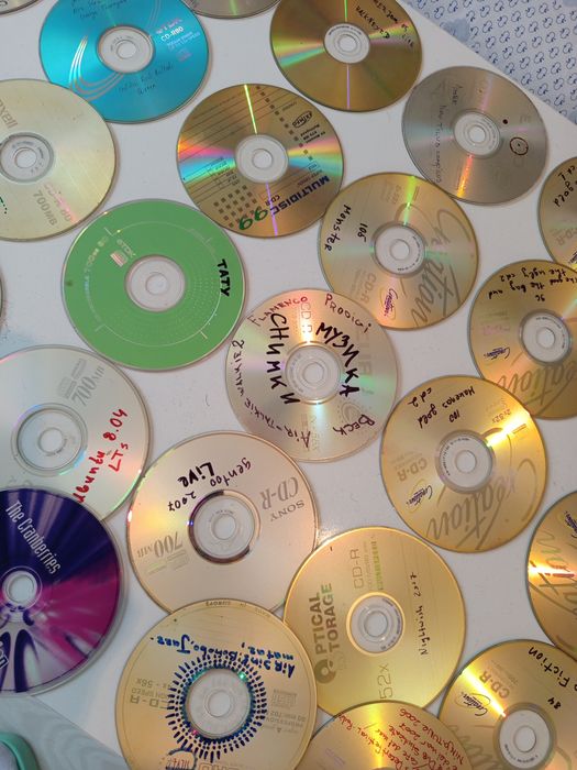 Продавам дискове.