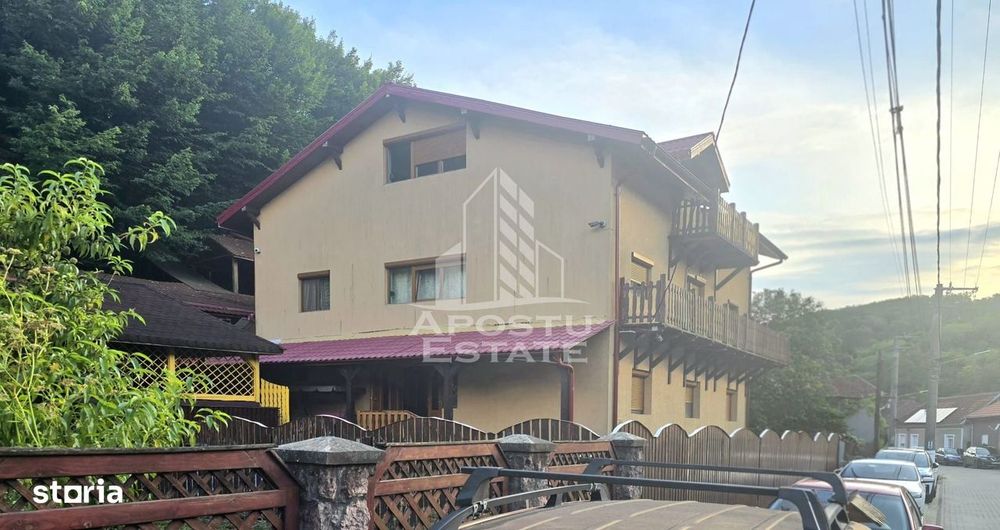 Pensiune de vanzare in Moneasa