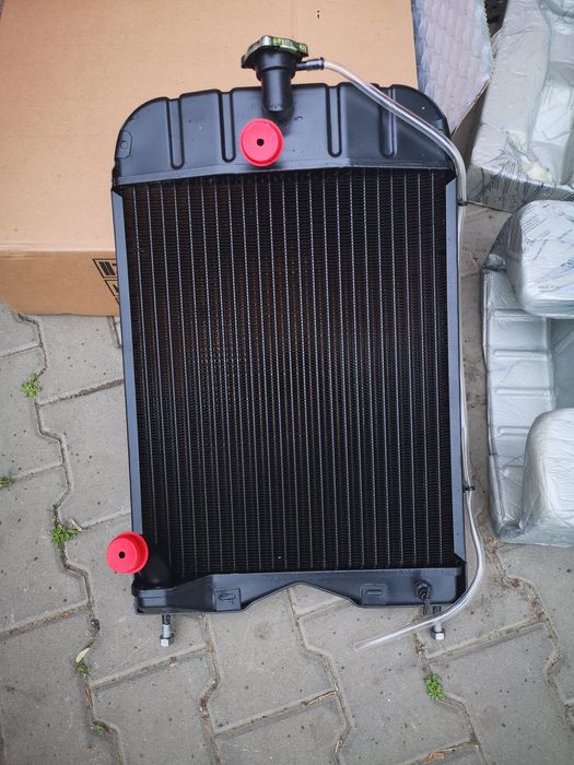 Radiator tractor: Massey ferguson 135 35 173
Massey Ferguson
Seria : 1