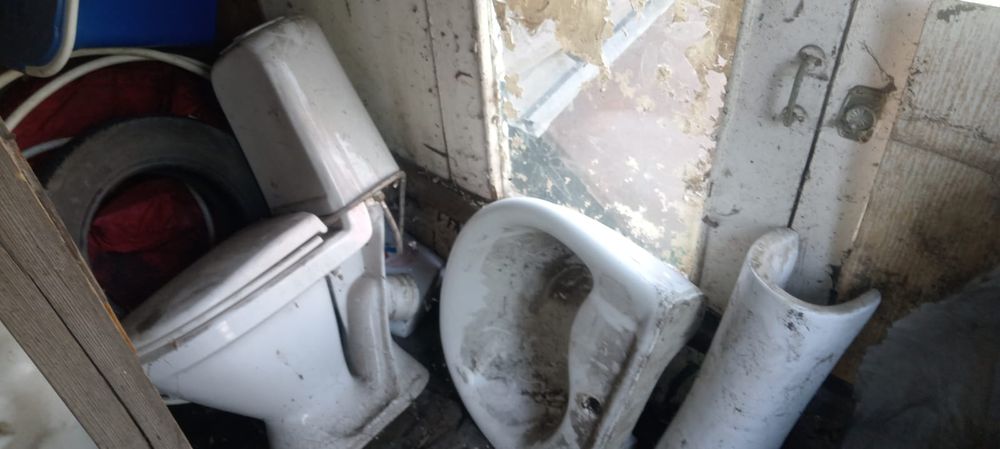 Продам унитаз и раковину