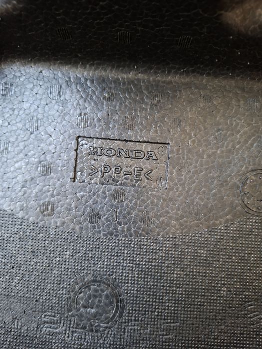 Оборудване за багажник  Крик и инструменти за Хонда Акорд корд 2005г