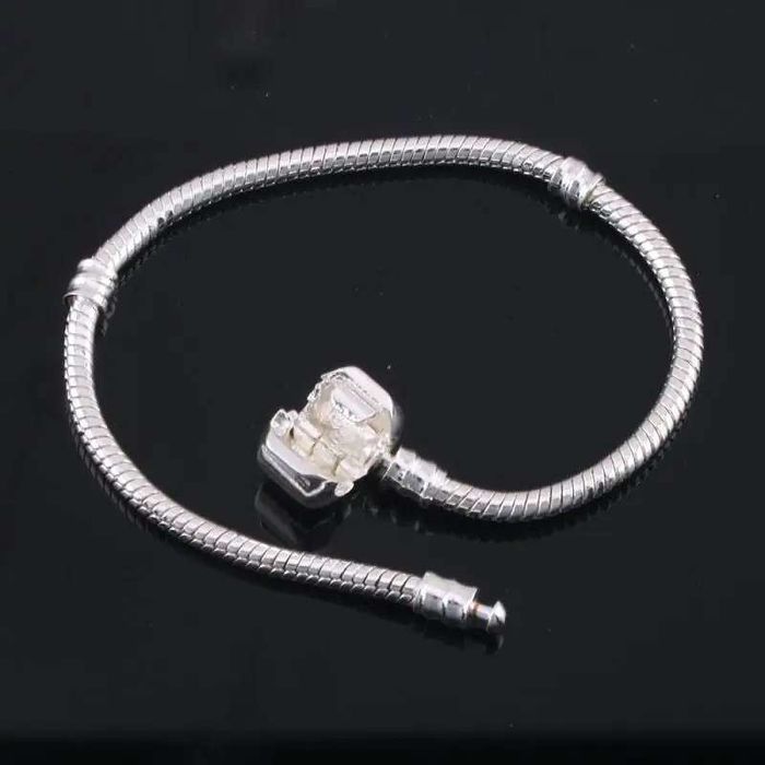 Гривна Пандора  .