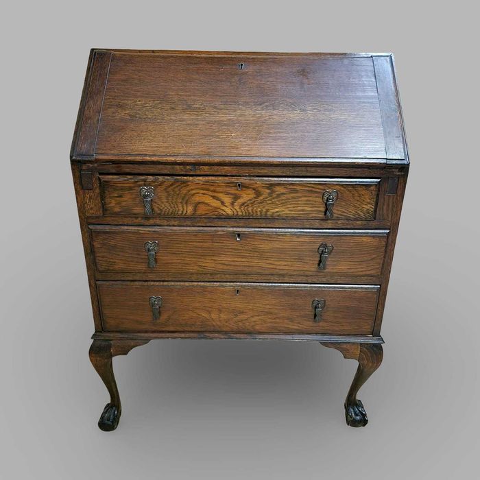 Старинно английско писалище секретер от дъбов масив и естествен фурнир