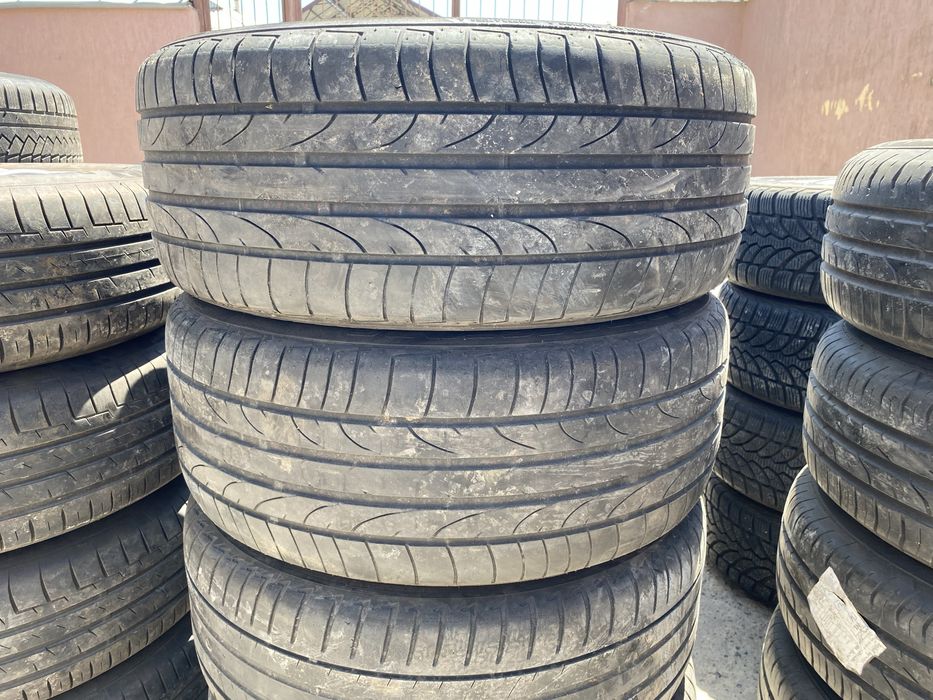 Шины Bridgestone 225/50/17,  2шт