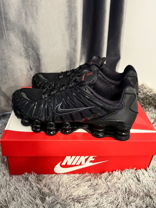 Nike Shox noi…….