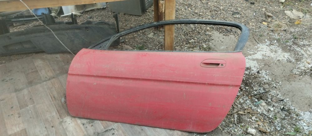 продам дверь мазда мх3