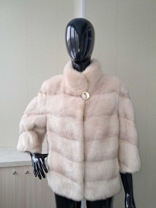 Haina de blana nurcă / vizon divină, incredibil. Culoare bej