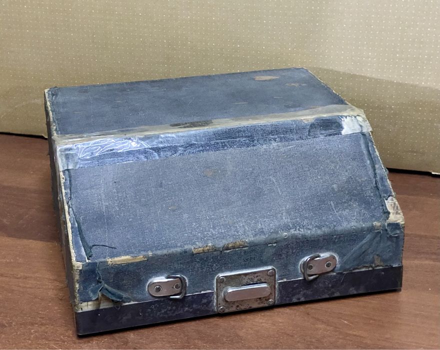 Антиквар. Немецкая печатная машинка Erika 8