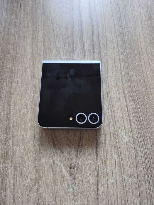 Samsung flip 6