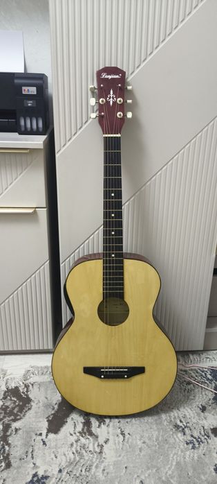 Гитара акустическая