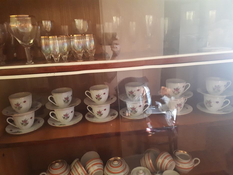 Продам форфоровый чайный набор