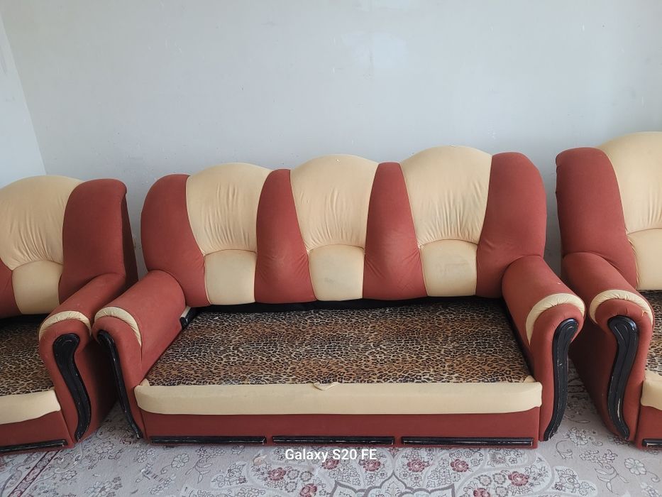 Продам комплект диван