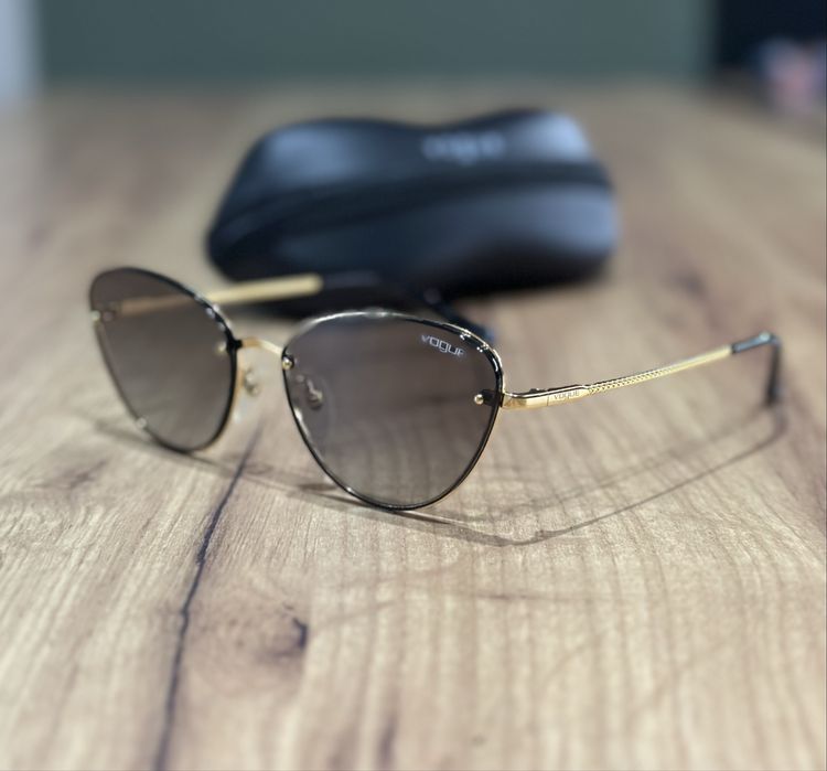 Слънчеви очила - Vogue - Cat eye