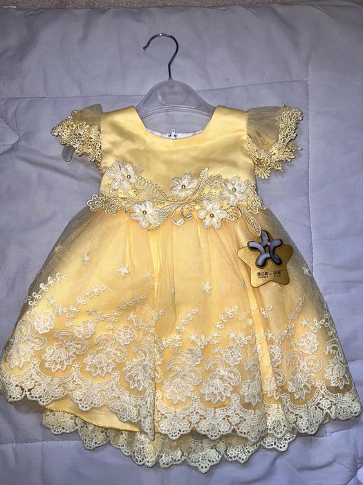 Rochita bebelusi galbena de ocazie, 3 luni