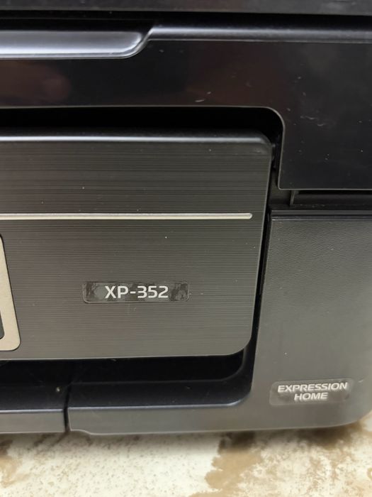 Продам цветной принтер новый. EPSON XP-352.