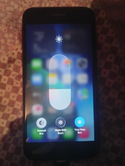 Продам или обмен айфон се 2020