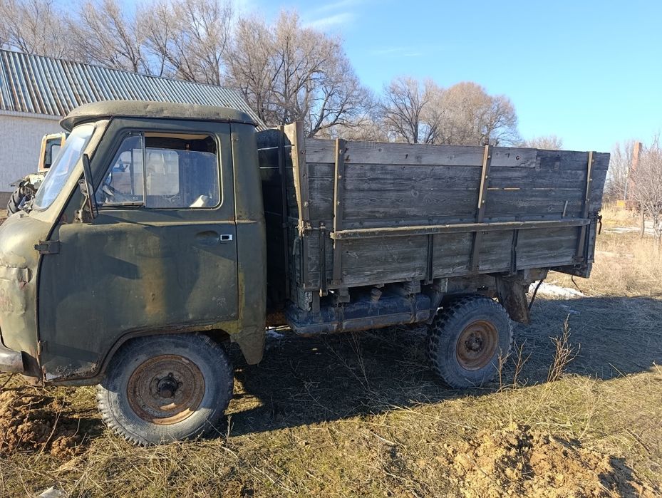 Продам УАЗ на запчасти