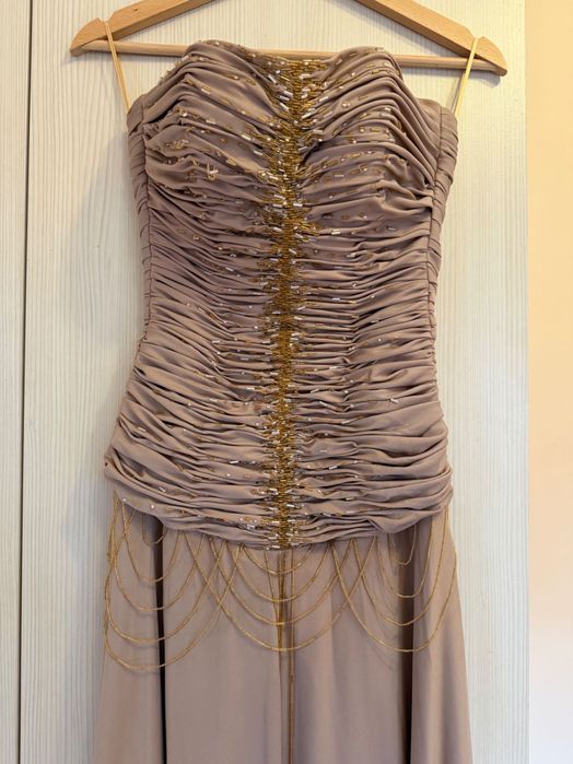 Бална рокля. Роклята е шита по поръчка.