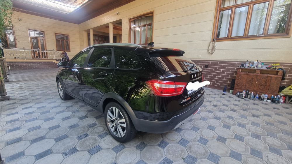 Lada vesta sw cross enjoy pro
