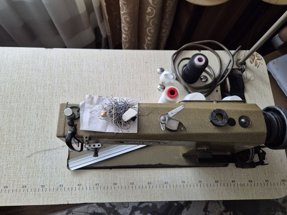 Masina de cusut liniara Brother