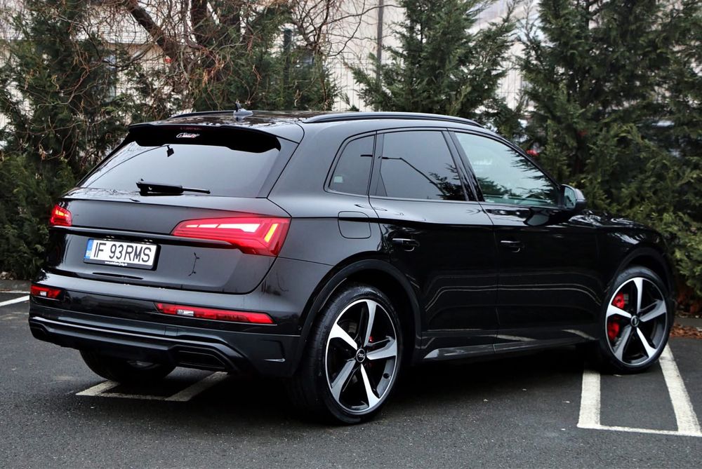 Audi Q5 55Tfsi / head up / perne / park assist / matrix / hybrid