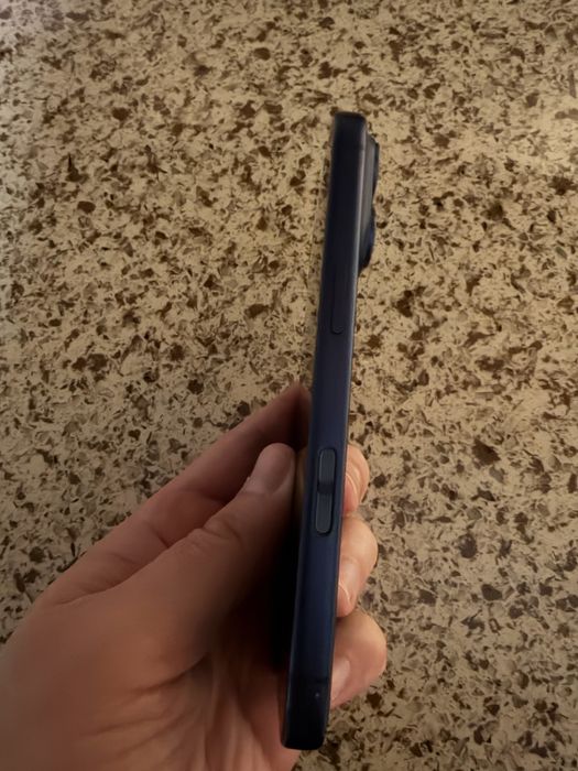 Iphone 17 pro с гарантием