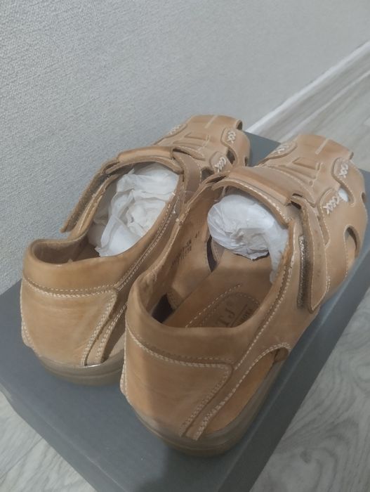 Продам мужские сандалии