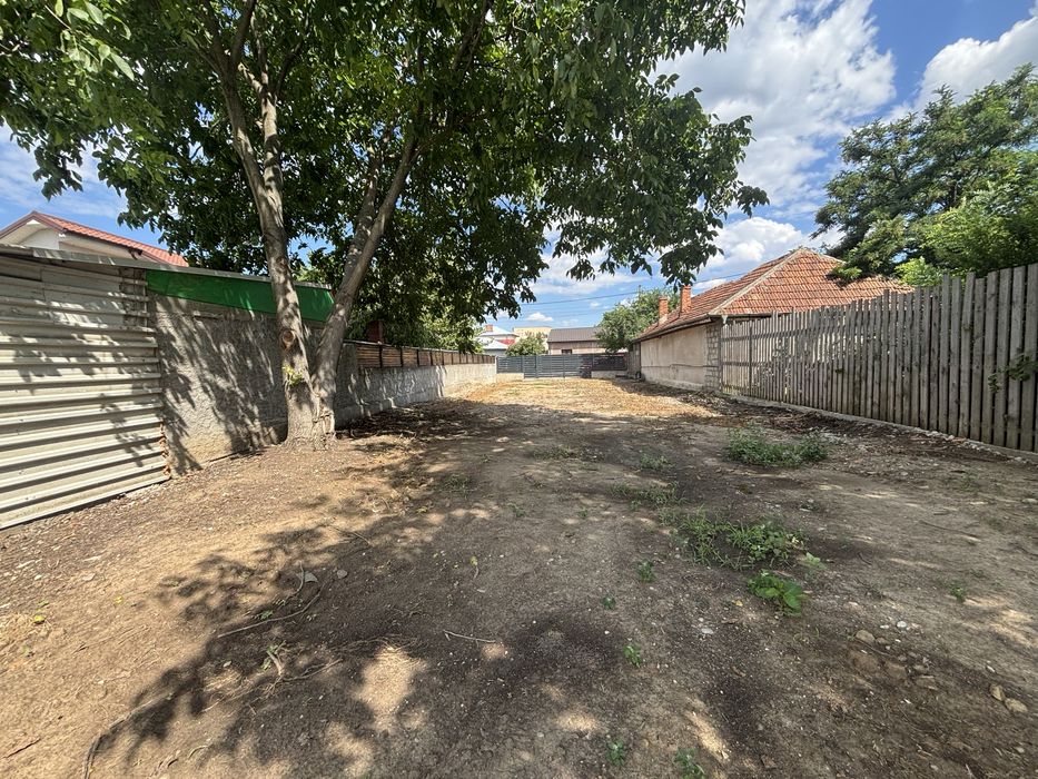 Teren intravilan 700 mp – Toate utilitățile – Proprietar