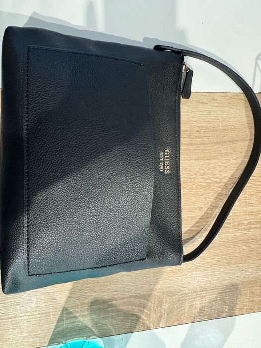 Дамска чанта GUESS